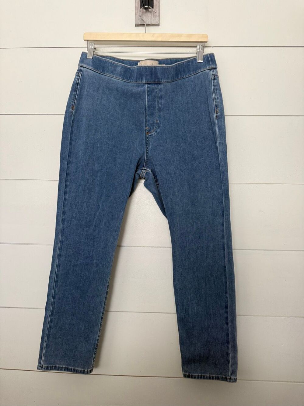 Soft Surroundings Women’s Petite Large Denim Pull on Straight Cropped Jeans
